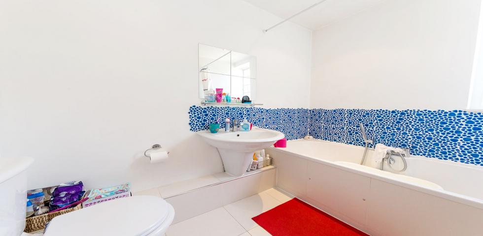 Modern Family Home Brim Hill , Hampstead Garden Suburb